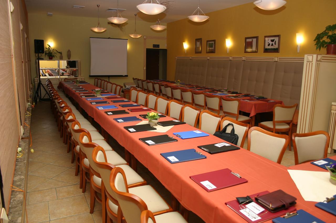 Hotel Piast Cedynia Luaran gambar